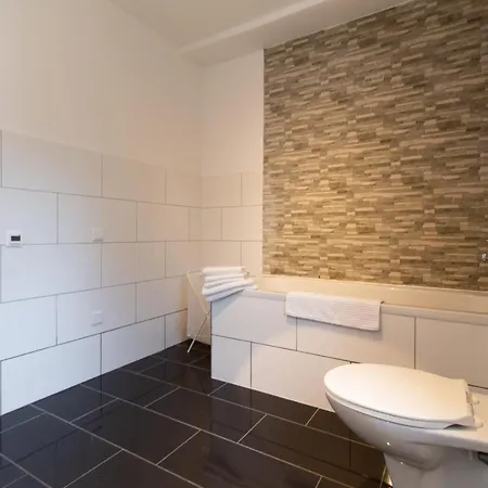 Moderne 80m² Mit Blick Ins Grune ראונהיים