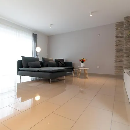 Moderne 80m² Mit Blick Ins Grune * ראונהיים
