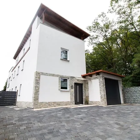 Moderne 80m² Mit Blick Ins Grune ראונהיים